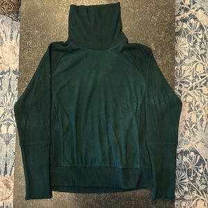 NWT EVEREVE turtle neck sweater, forest green, size M